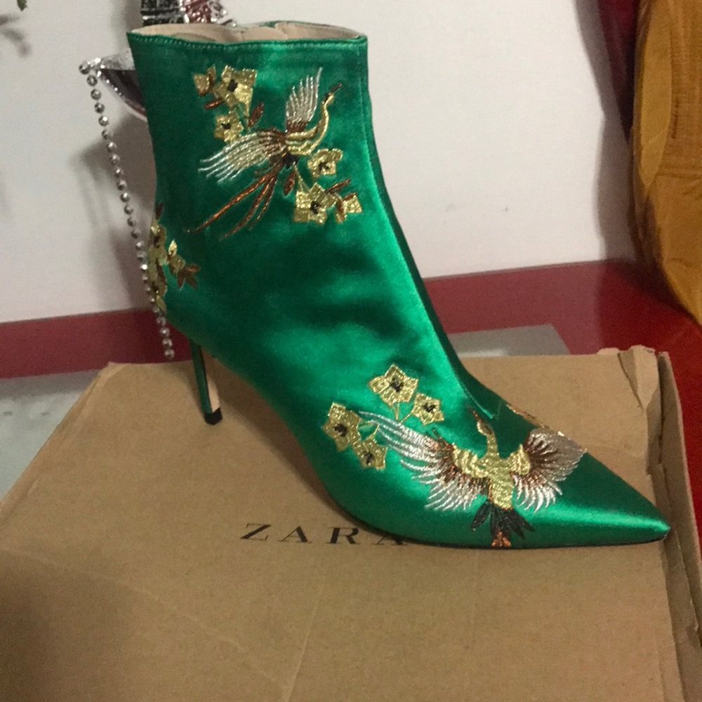 Zara women shoes size in EUR 40 and USA 9